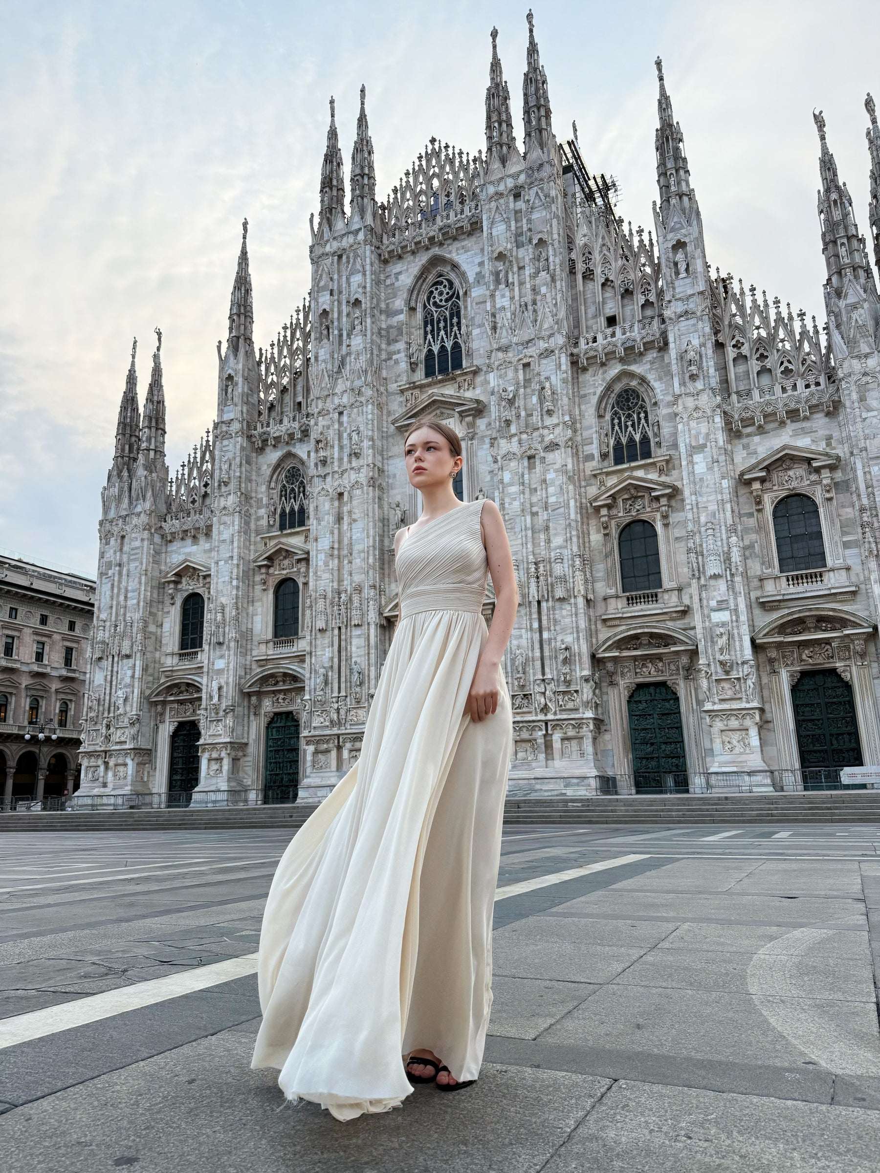 Long asymmetrical tulle dress Luna