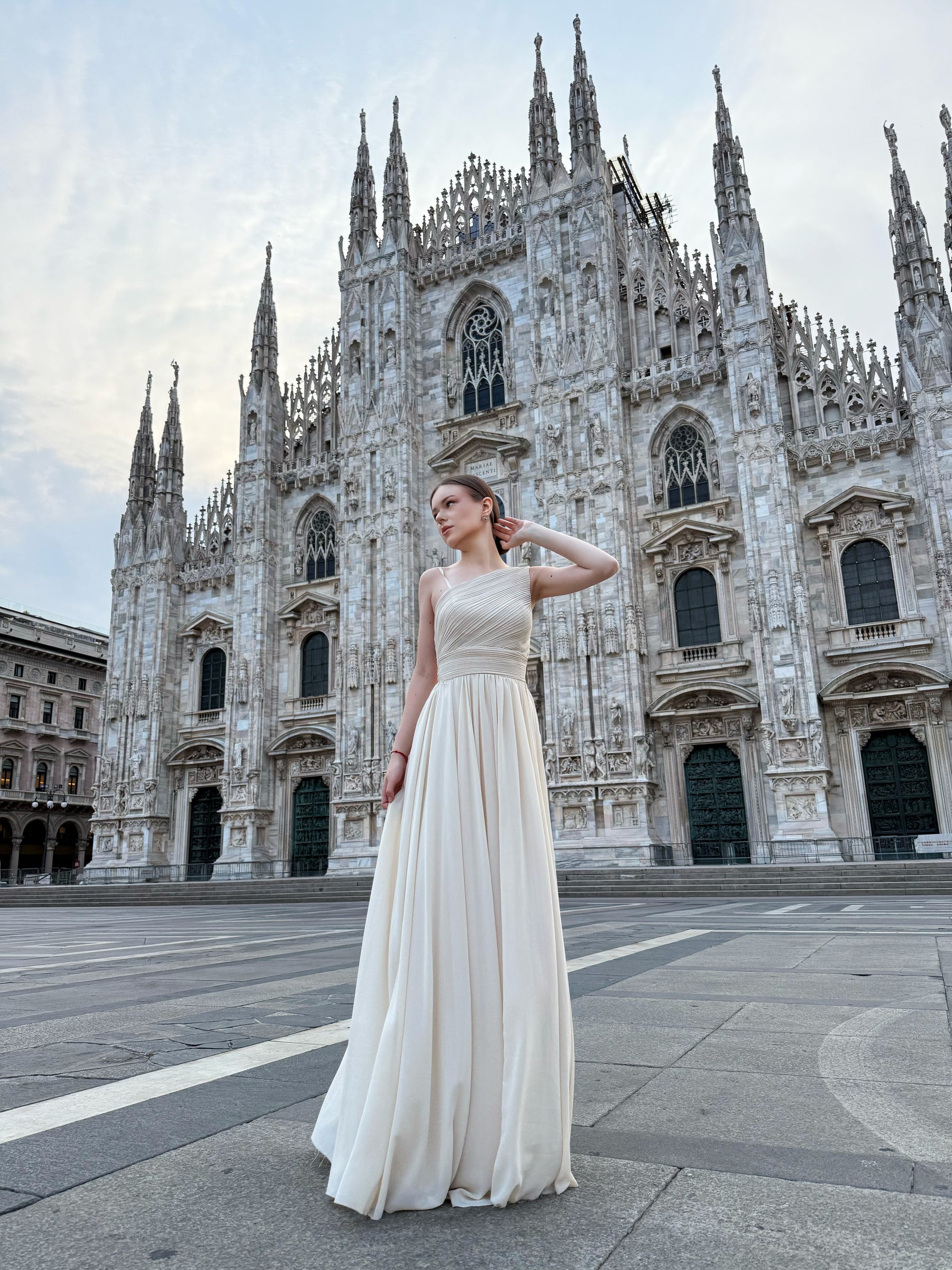 Long asymmetrical tulle dress Luna