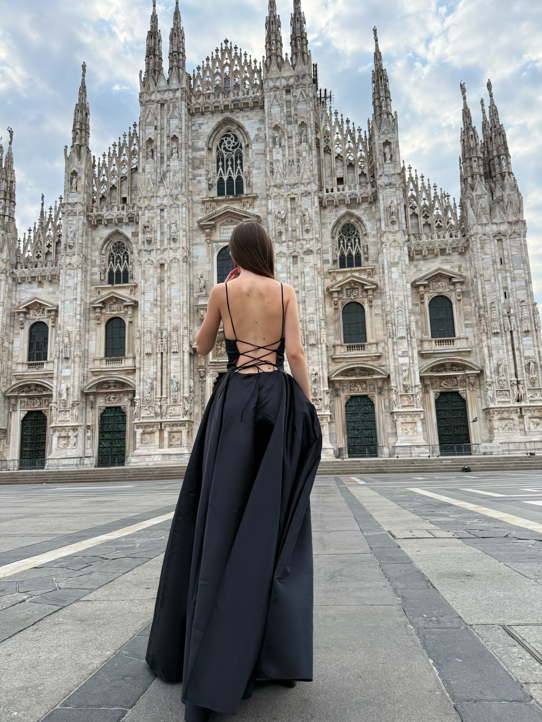 Elegant Long Satin Dress with Thin Straps – “Estella”