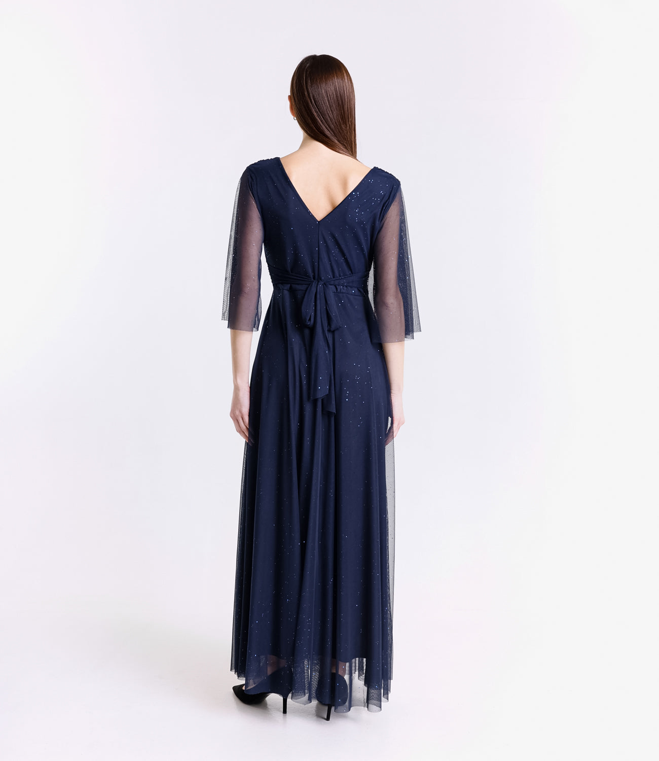 Abito da cerimonia navy con maniche di tulle e design avvolgente