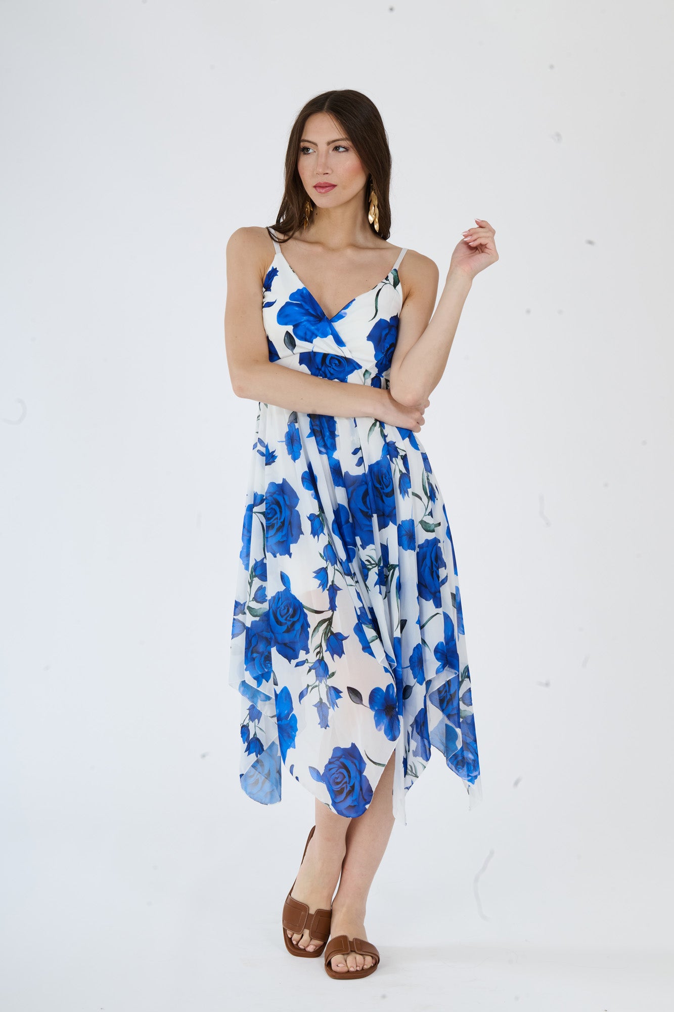 Abito “Flora” – Vestito Asimmetrico con Spalline e Stampa Floreale Blu