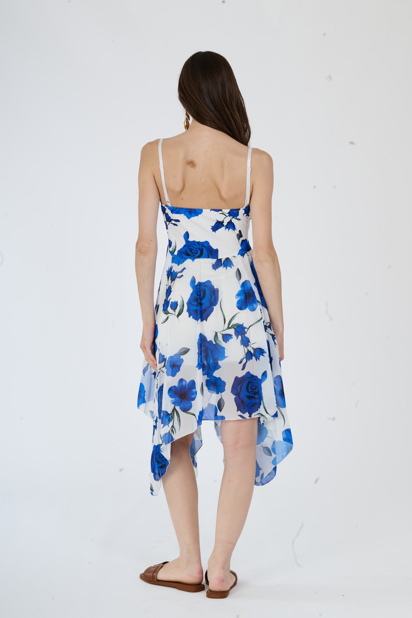 Abito “Flora” – Vestito Asimmetrico con Spalline e Stampa Floreale Blu