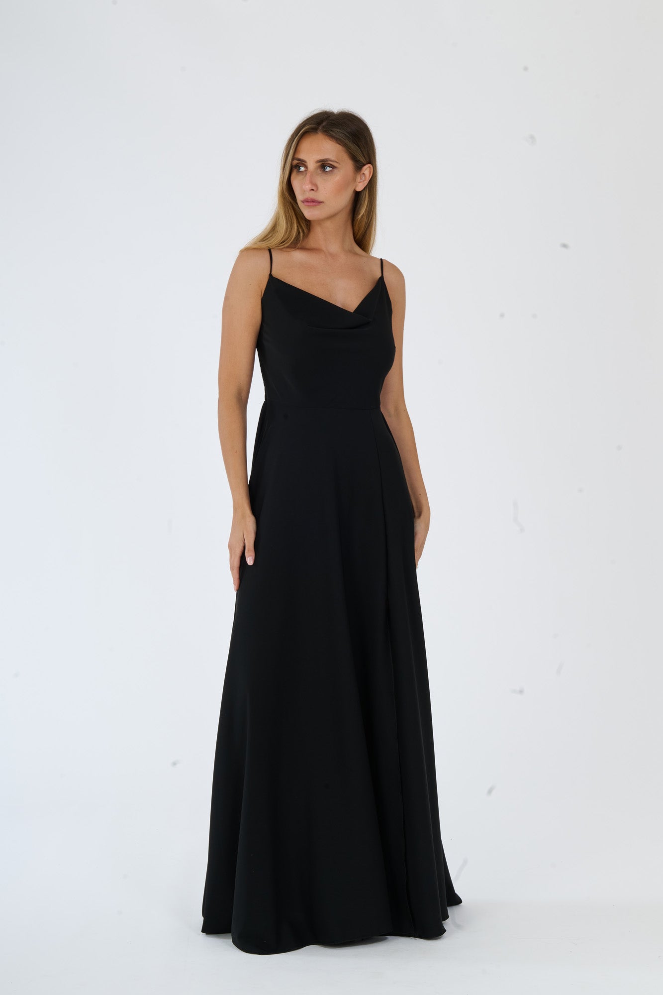 Abito “Isadora” – Vestito Lungo in Poliestere con Spacco e Spalline Annodate