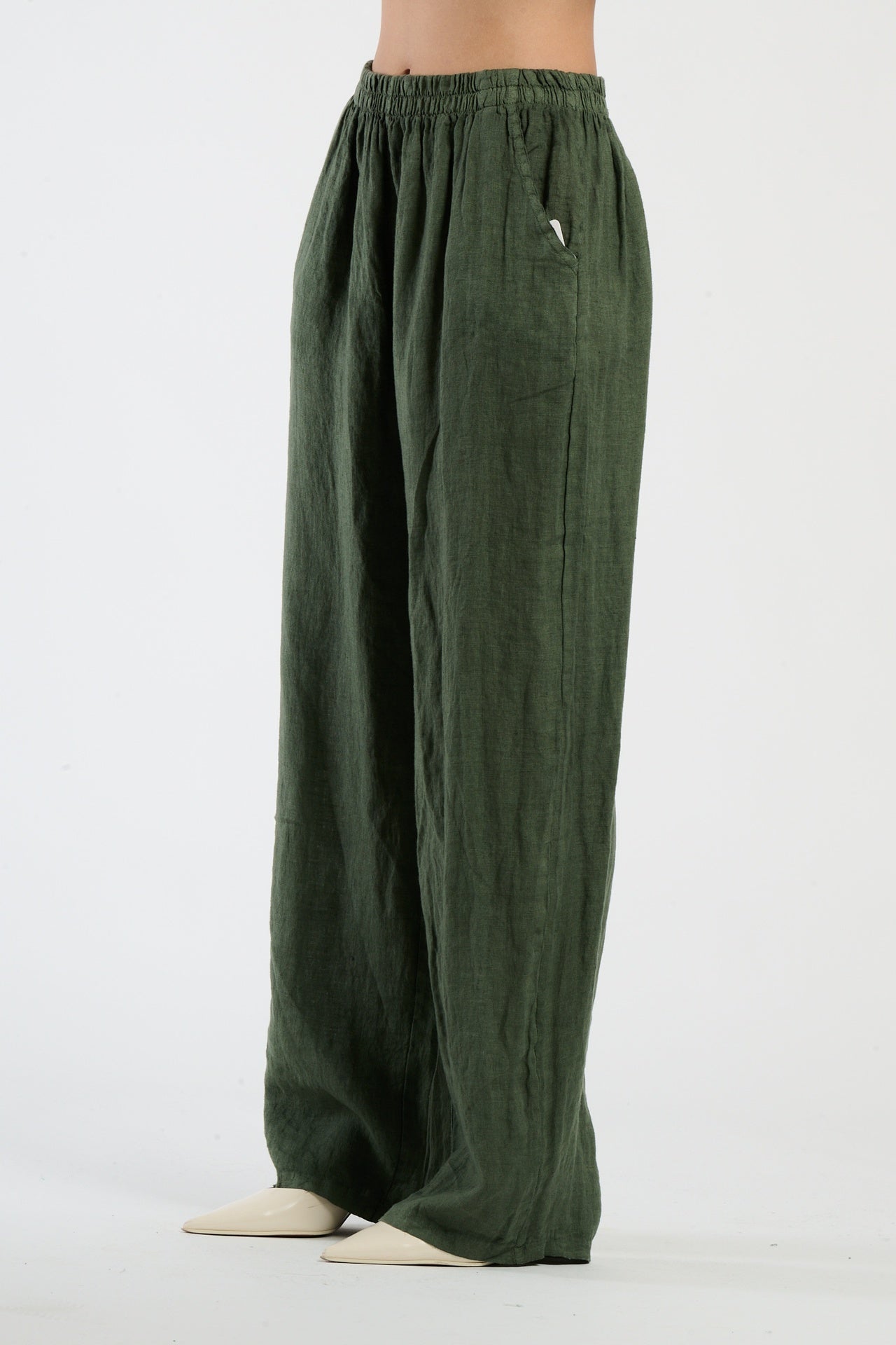 Pantaloni baggy color militare, perfetti per uno stile casual ed avventuroso