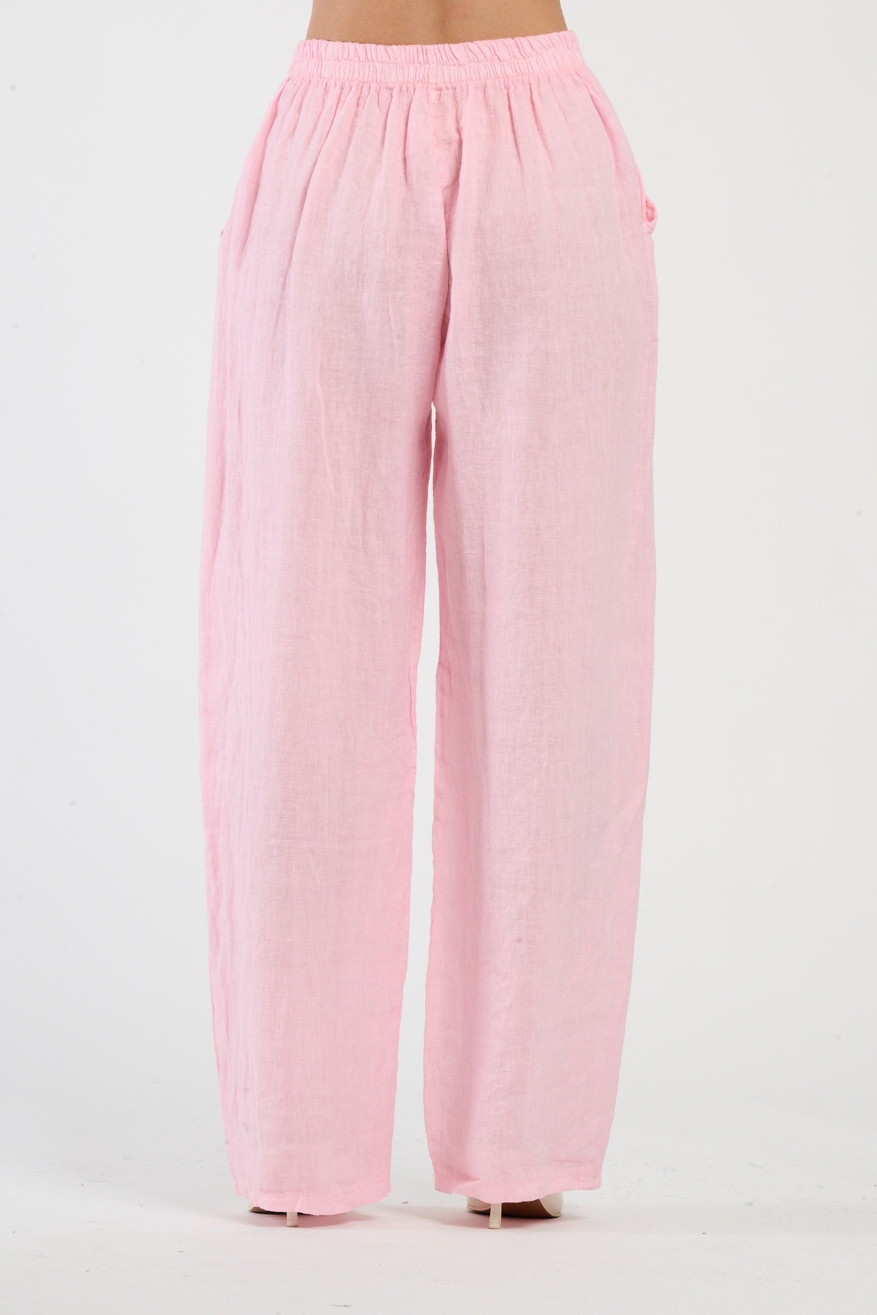 Pantaloni baggy rosa, perfetto per un look giovane e accattivante