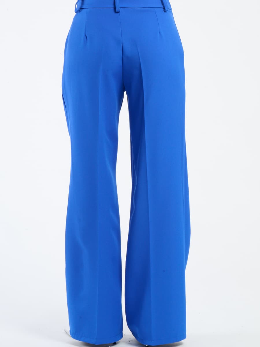 Pantaloni bluette a gamba ampia, stile leggero e accattivante.