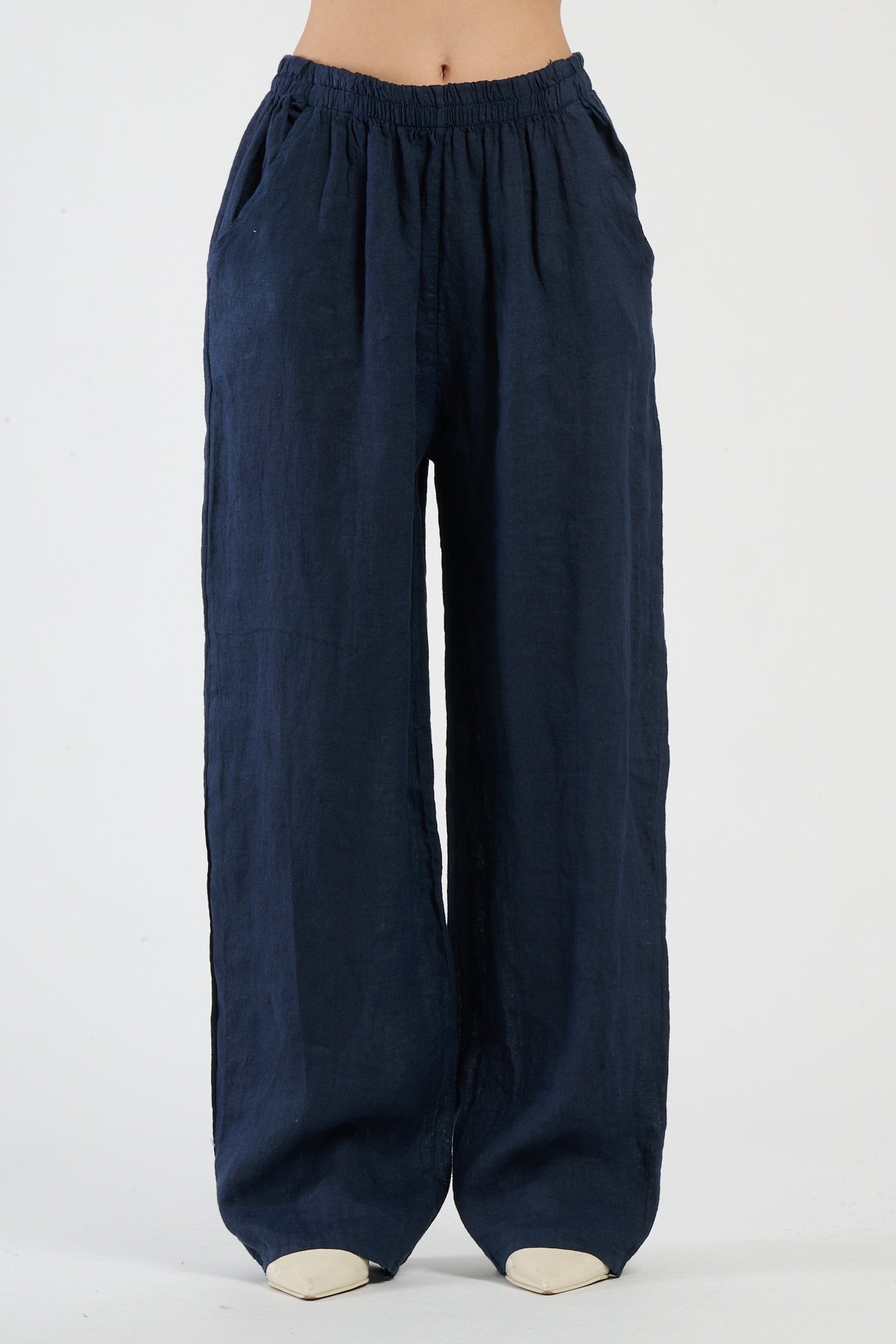 Pantaloni color navy larghi, classico e elegante per ogni occasione