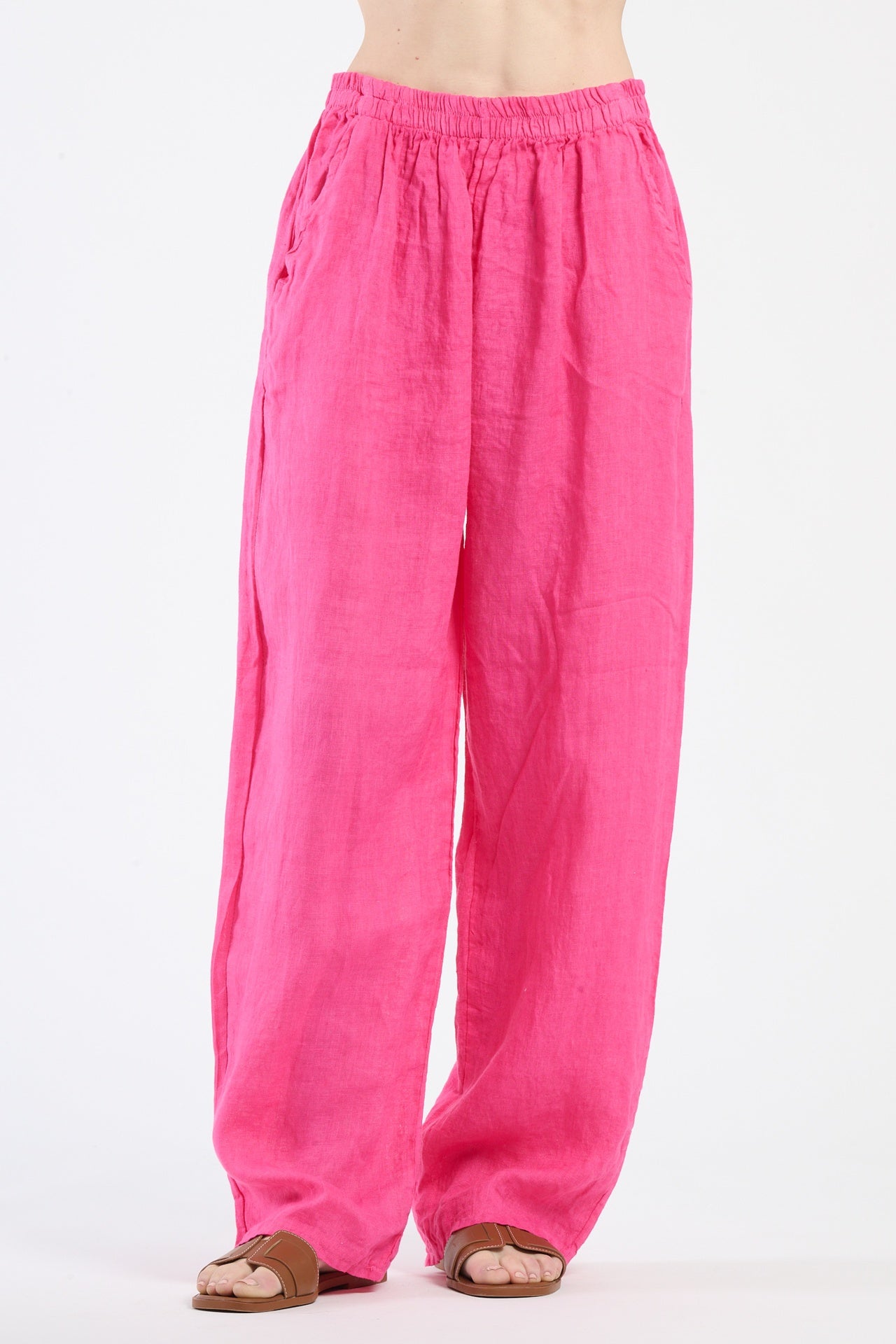 Pantaloni fuxia a gamba larga, vivace e dal forte impatto visivo