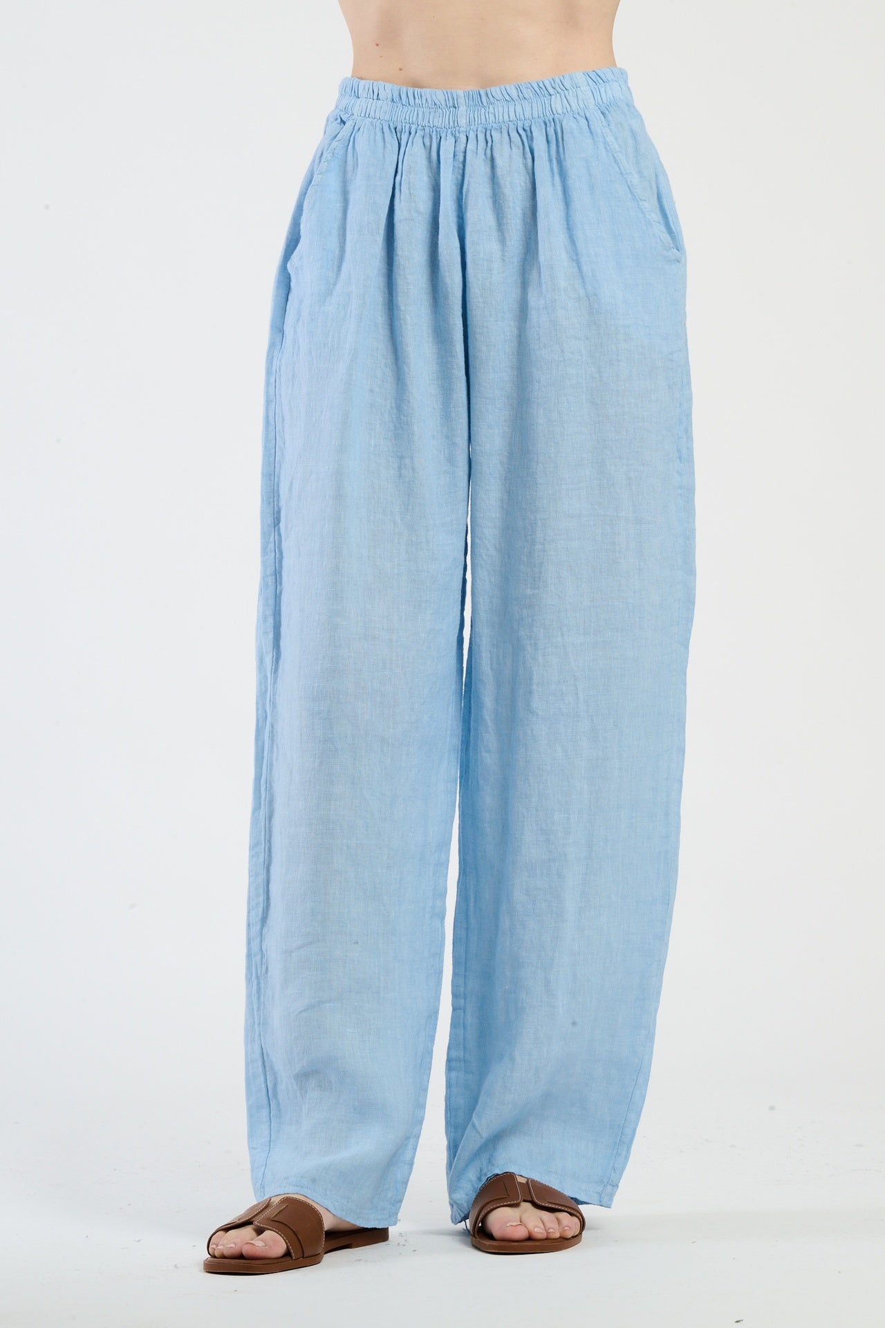 Pantaloni larghi in stile casual di colore azzuro, comodi e traspiranti