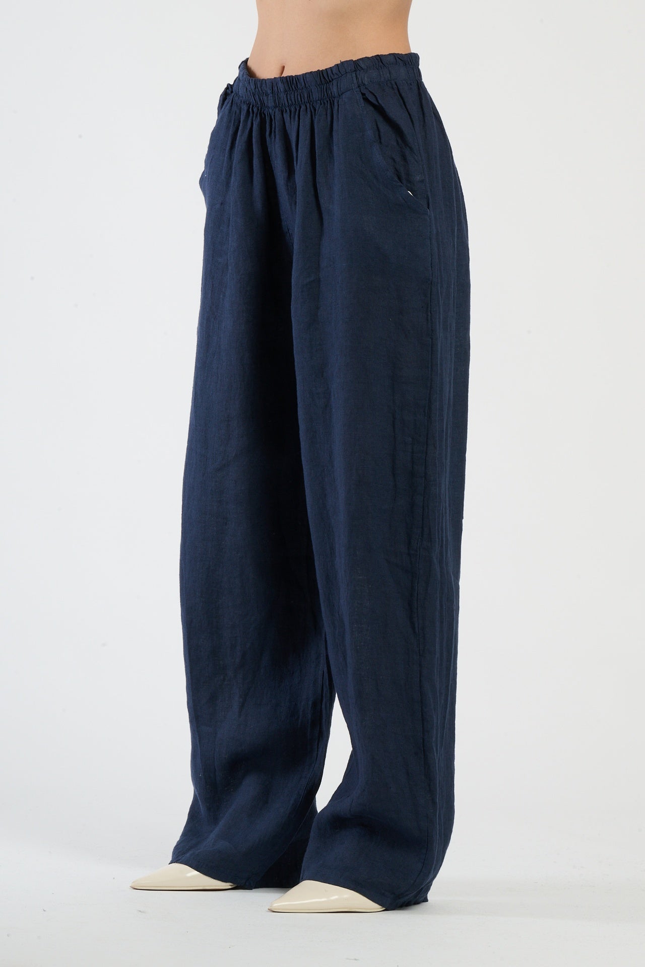 Pantaloni navy con coulisse, comfort e stile senza tempo