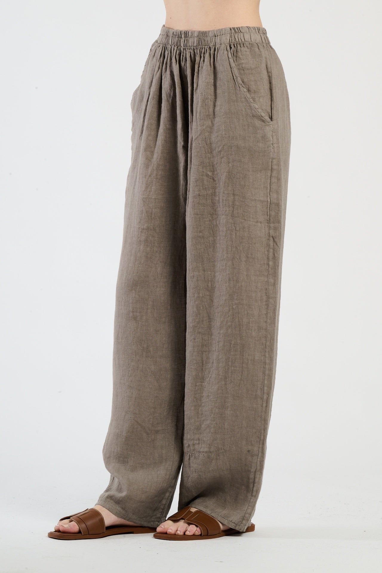 Pantaloni tabacco con coulisse, comfort e stile retrò