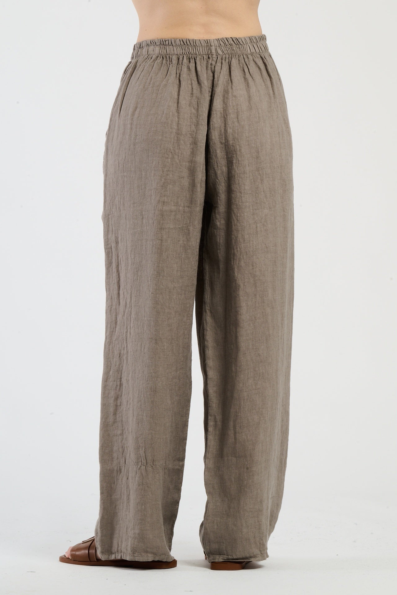 Pantaloni tabacco con coulisse, comfort e stile retrò
