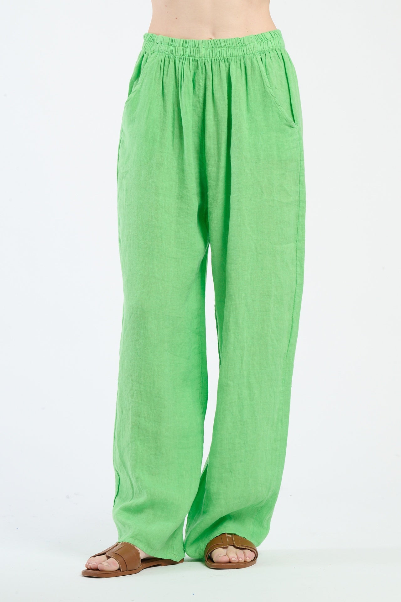 Pantaloni verdi in vita elastica, comfort e colore vivace
