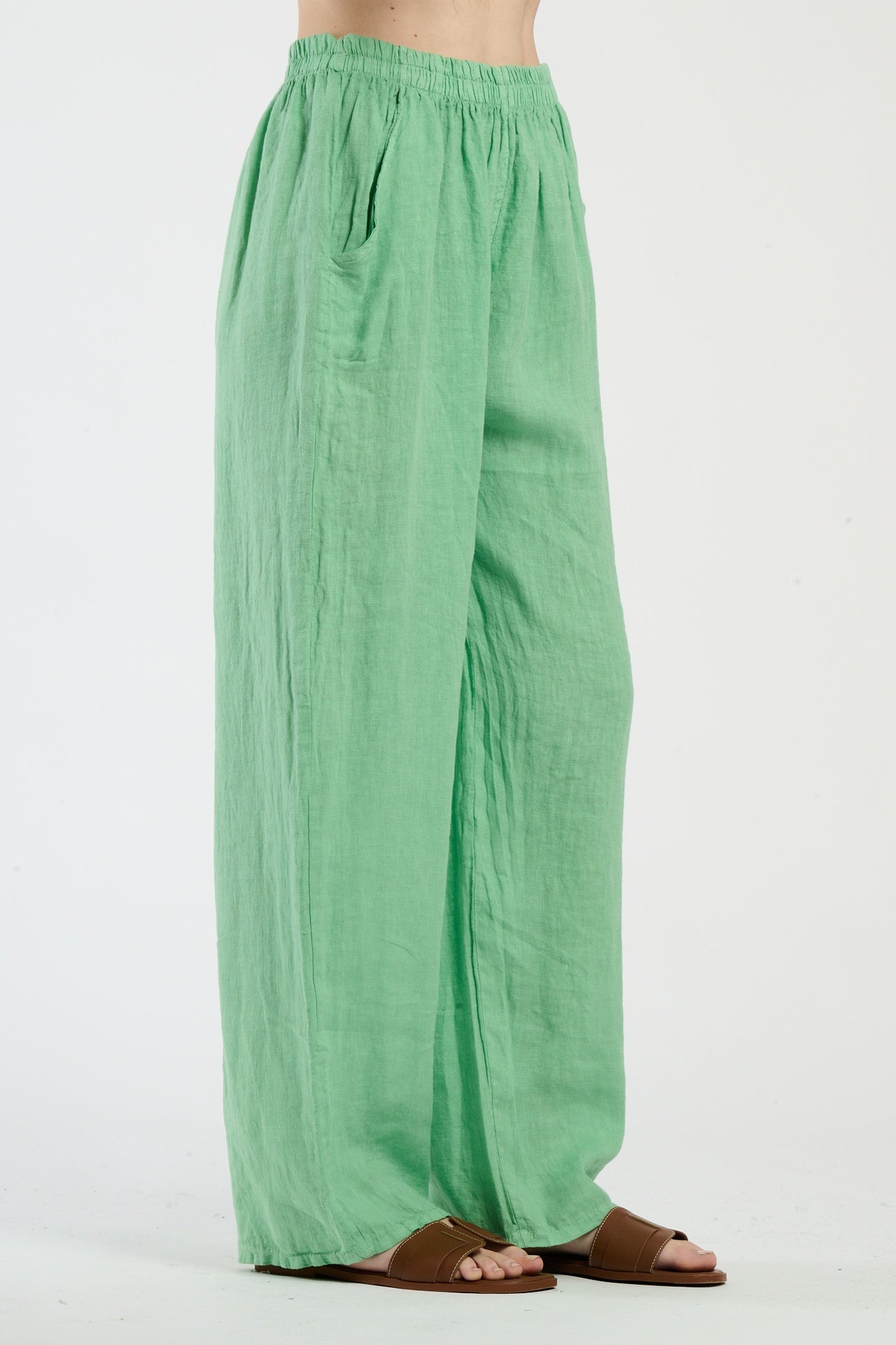 Pantaloni verdi larghi