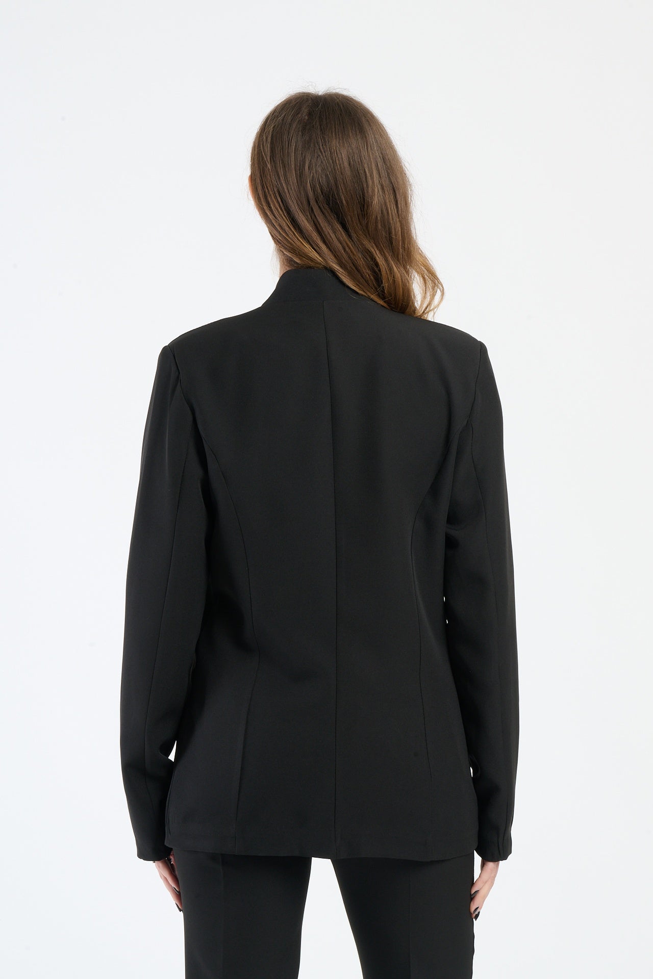 Camicia bluette leggera, ideale per giornate soleggiate.