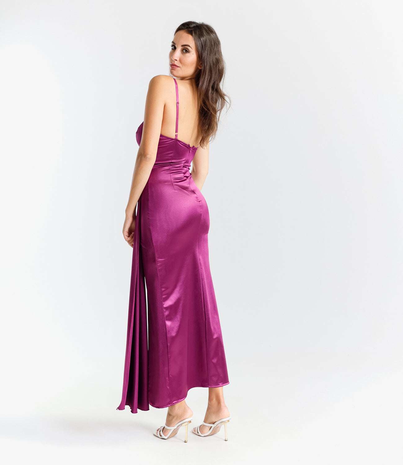 Vestito lungo in raso drappeggiato con spaccatura laterale Beatrice