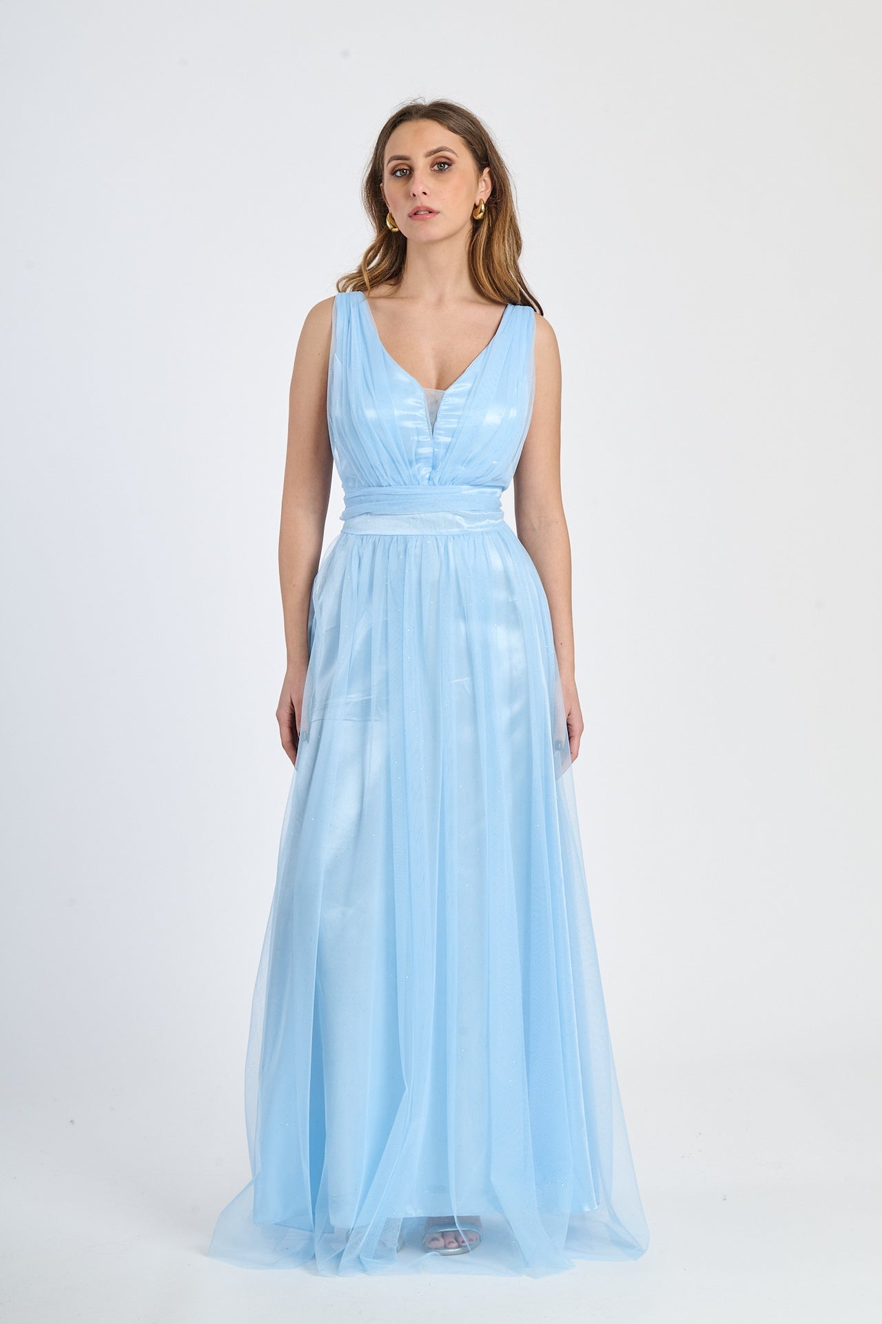 Abito da festa azzurro in tulle, stile romantico e leggero