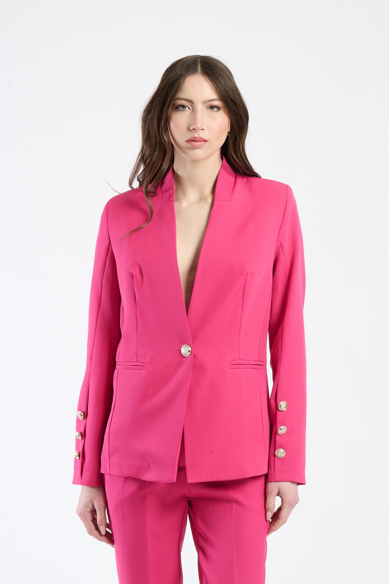 Camicia fuxia accattivante, per un look audace.
