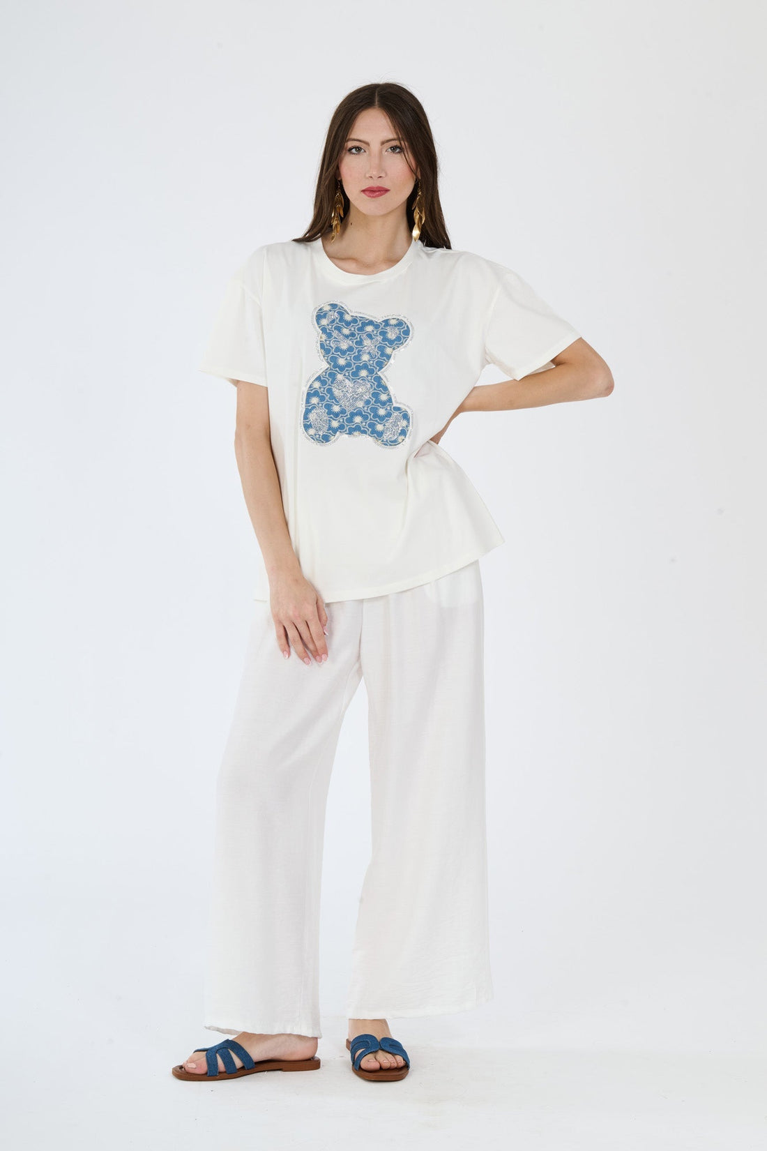 Come indossare le Pilgrims?- camicia bianca oversize