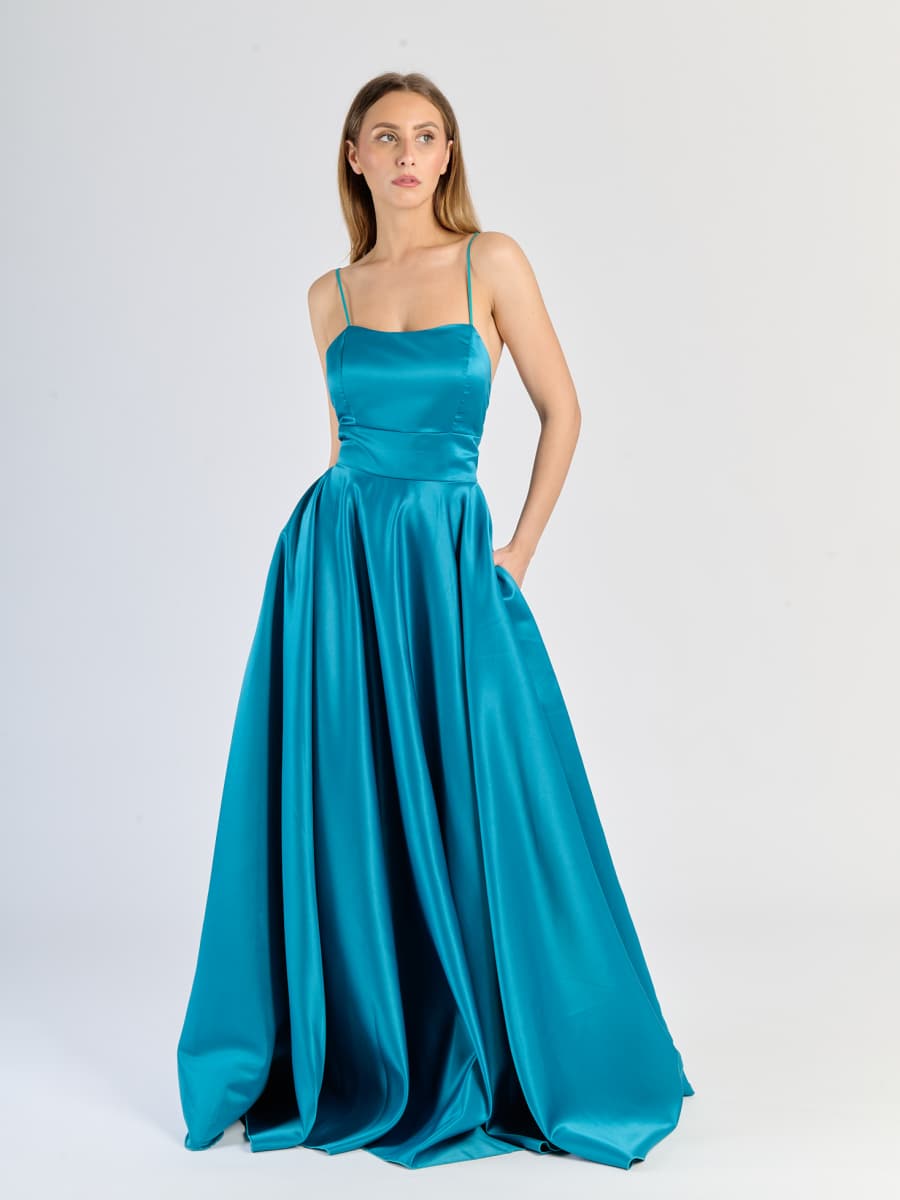 Qual è il significato di un vestito da sposa blu?