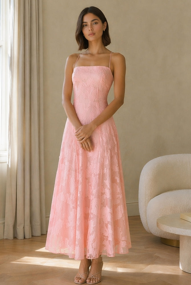 Abito midi elegante a spalline sottili con scollo a fascia, tessuto jacquard floreale e dettaglio a croce sul retro