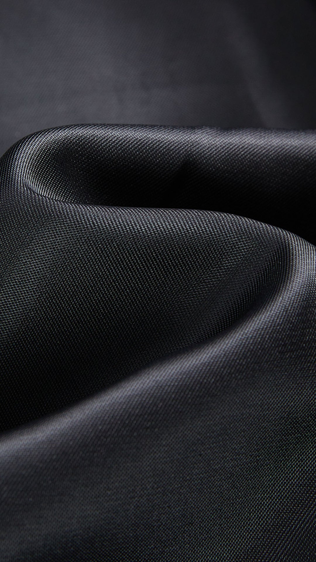 Giacca cropped in pelliccia sintetica con cappuccio ampio
