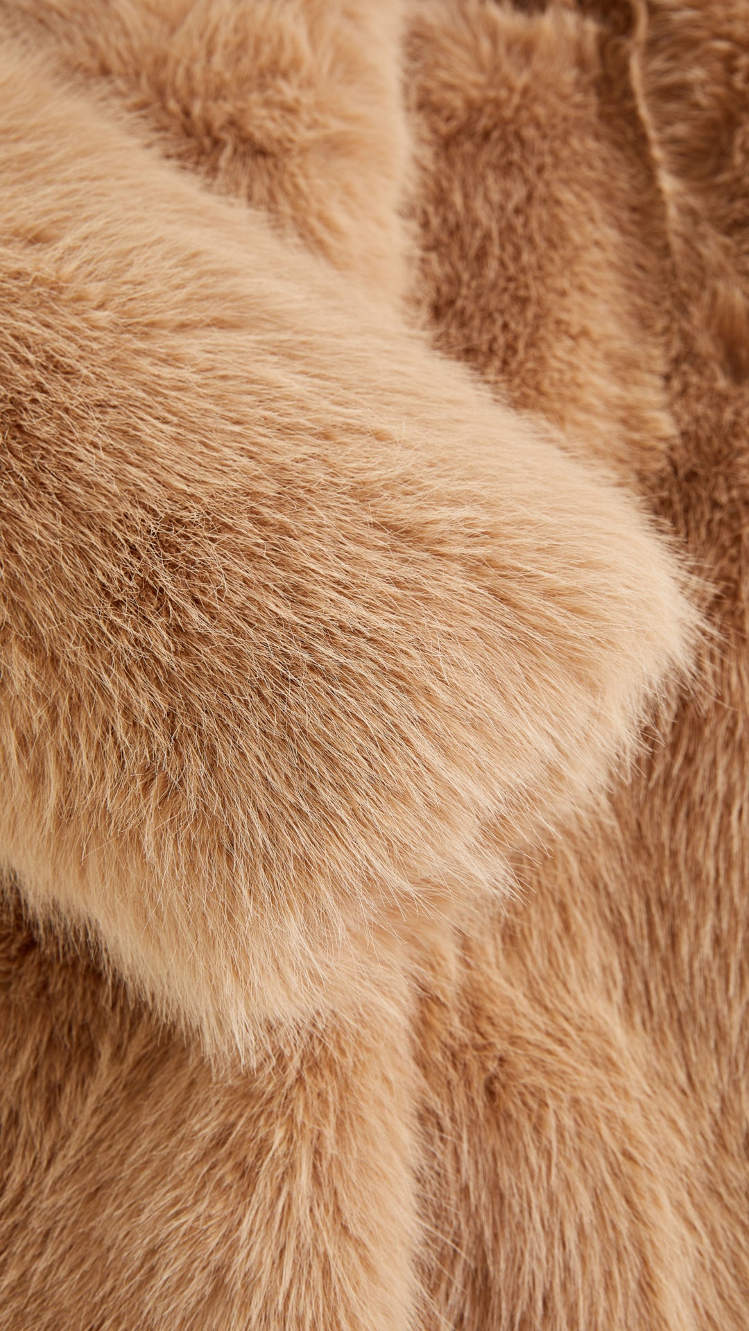Cappotto corto in pelliccia sintetica con colletto a revers e cintura