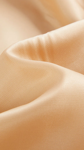 Cappotto corto in pelliccia sintetica con colletto a revers e cintura