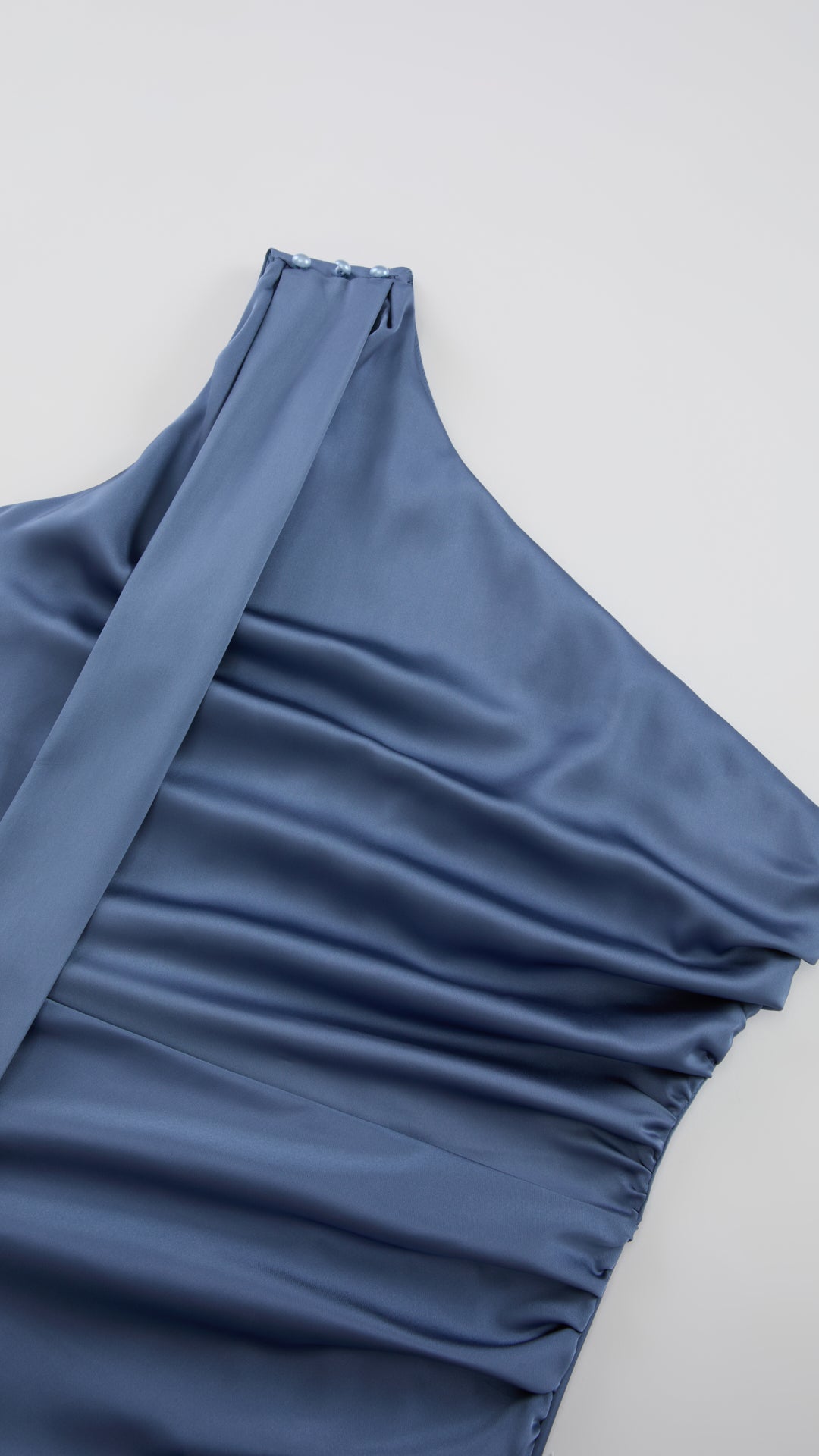 Abito Lungo Monospalla con Collarino e Fiocco in Satin - Eleganza per Matrimoni e Serate Speciali