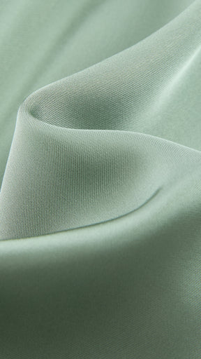 Abito Lungo in Satin con Spalline Sottili e Schiena a Croce - Eleganza per Matrimoni e Serate