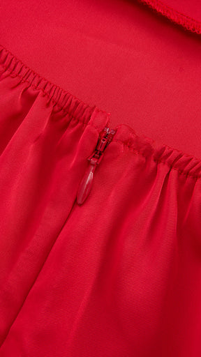 Abito Lungo in Satin con Spalline Sottili e Schiena a Croce - Eleganza per Matrimoni e Serate