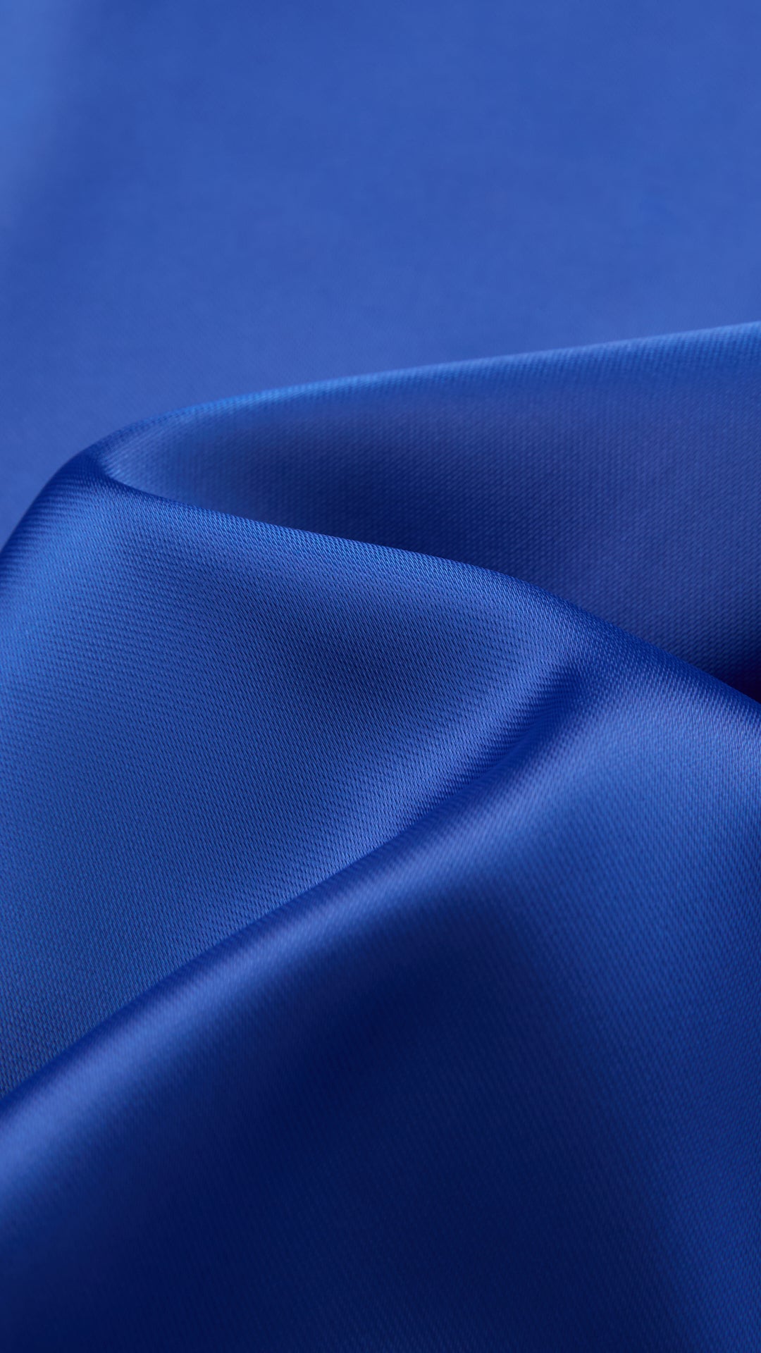 Abito Lungo in Satin con Spalline Sottili e Schiena a Croce - Eleganza per Matrimoni e Serate