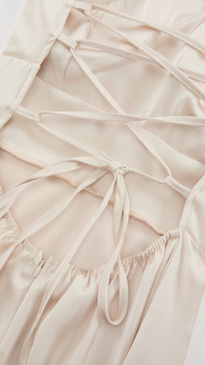 Abito Lungo in Satin con Spalline Sottili e Schiena a Croce - Eleganza per Matrimoni e Serate