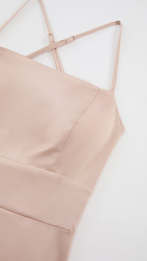 Abito Lungo in Satin con Spalline Sottili e Schiena a Croce - Eleganza per Matrimoni e Serate