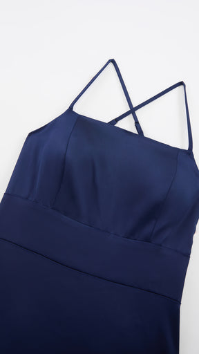 Abito Lungo in Satin con Spalline Sottili e Schiena a Croce - Eleganza per Matrimoni e Serate