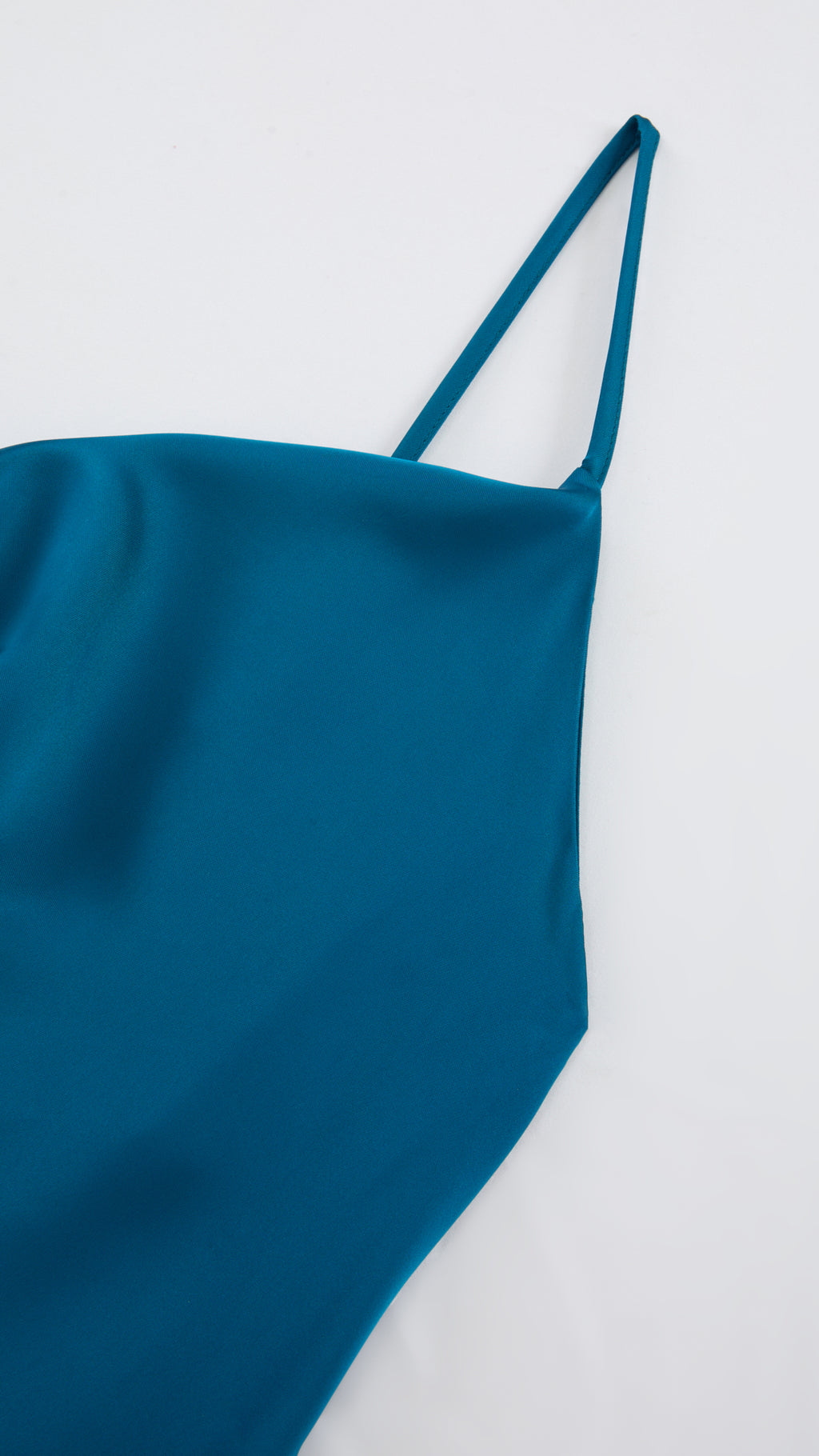 Abito Midi in Satin con Spalline e Scollatura a Collo d'Anatra - Eleganza Senza Tempo per Serate（副本）