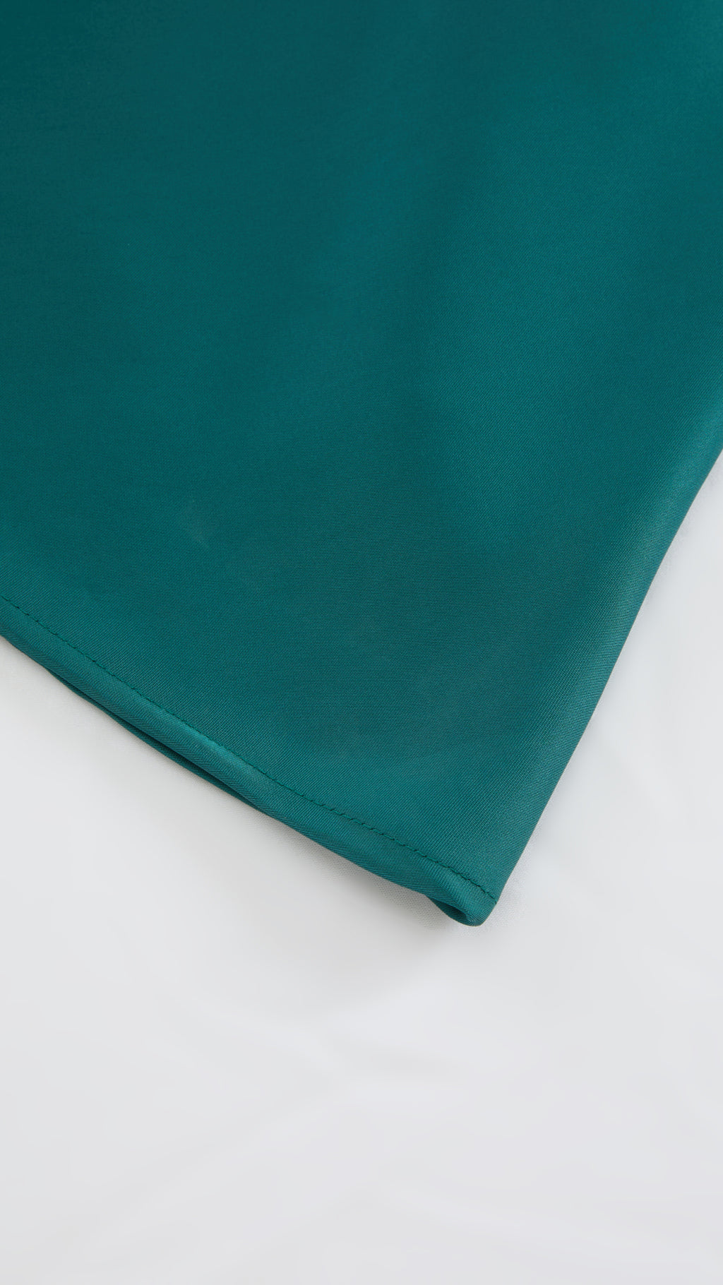 Abito Midi in Satin con Spalline e Scollatura a Collo d'Anatra - Eleganza Senza Tempo per Serate（副本）