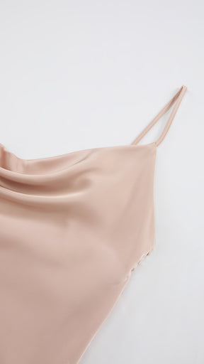 Abito Midi in Satin con Spalline e Scollatura a Collo d'Anatra - Eleganza Senza Tempo per Serate