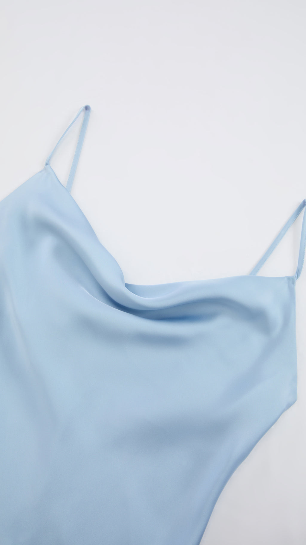 Abito Midi in Satin con Spalline e Scollatura a Collo d'Anatra - Eleganza Senza Tempo per Serate（副本）