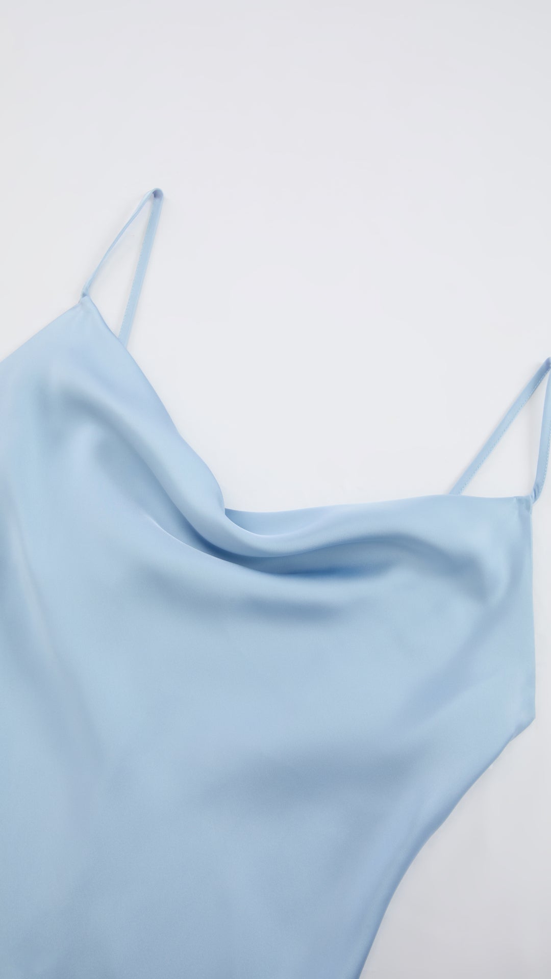 Abito Midi in Satin con Spalline e Scollatura a Collo d'Anatra - Eleganza Senza Tempo per Serate（副本）