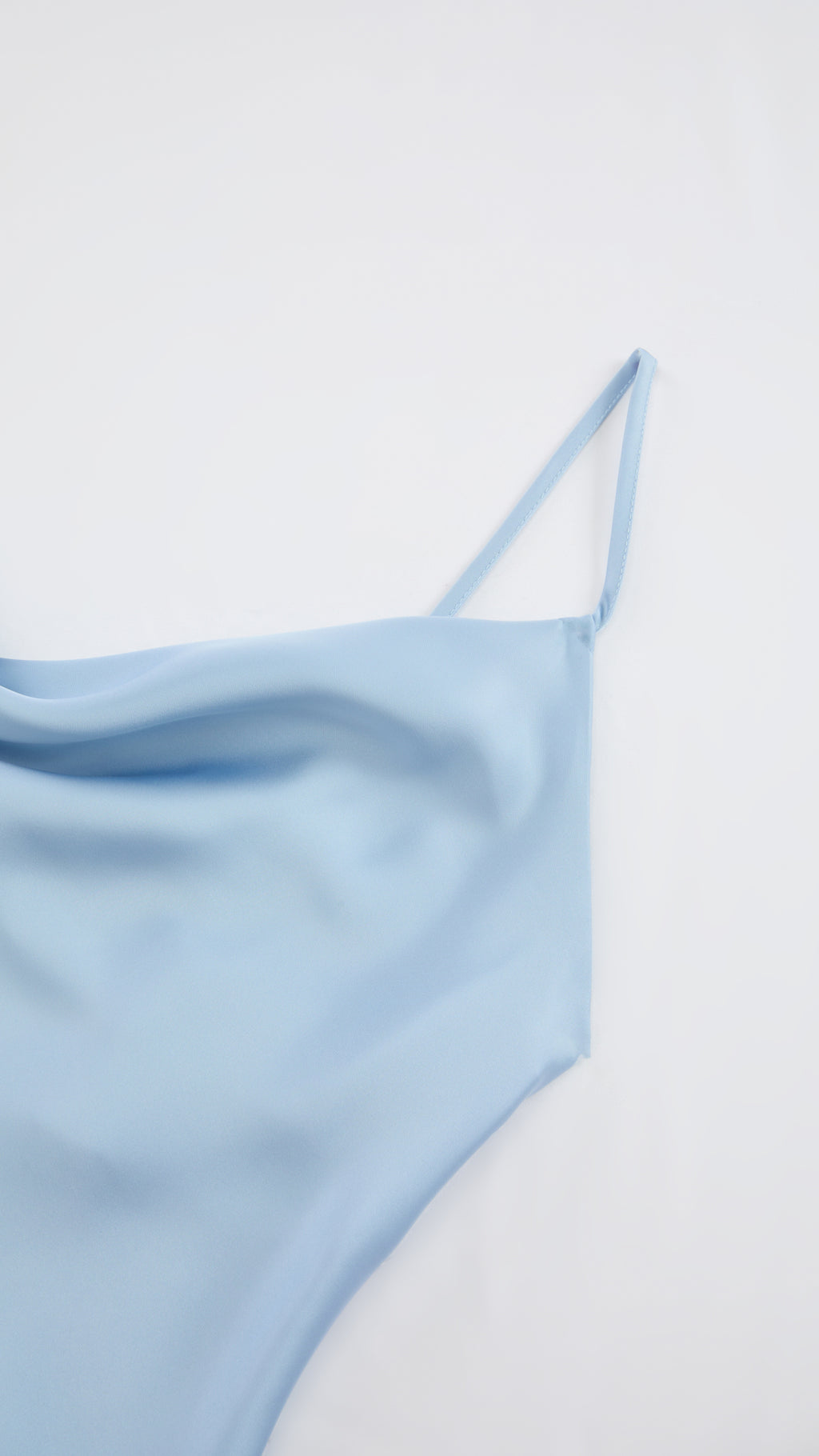 Abito Midi in Satin con Spalline e Scollatura a Collo d'Anatra - Eleganza Senza Tempo per Serate（副本）