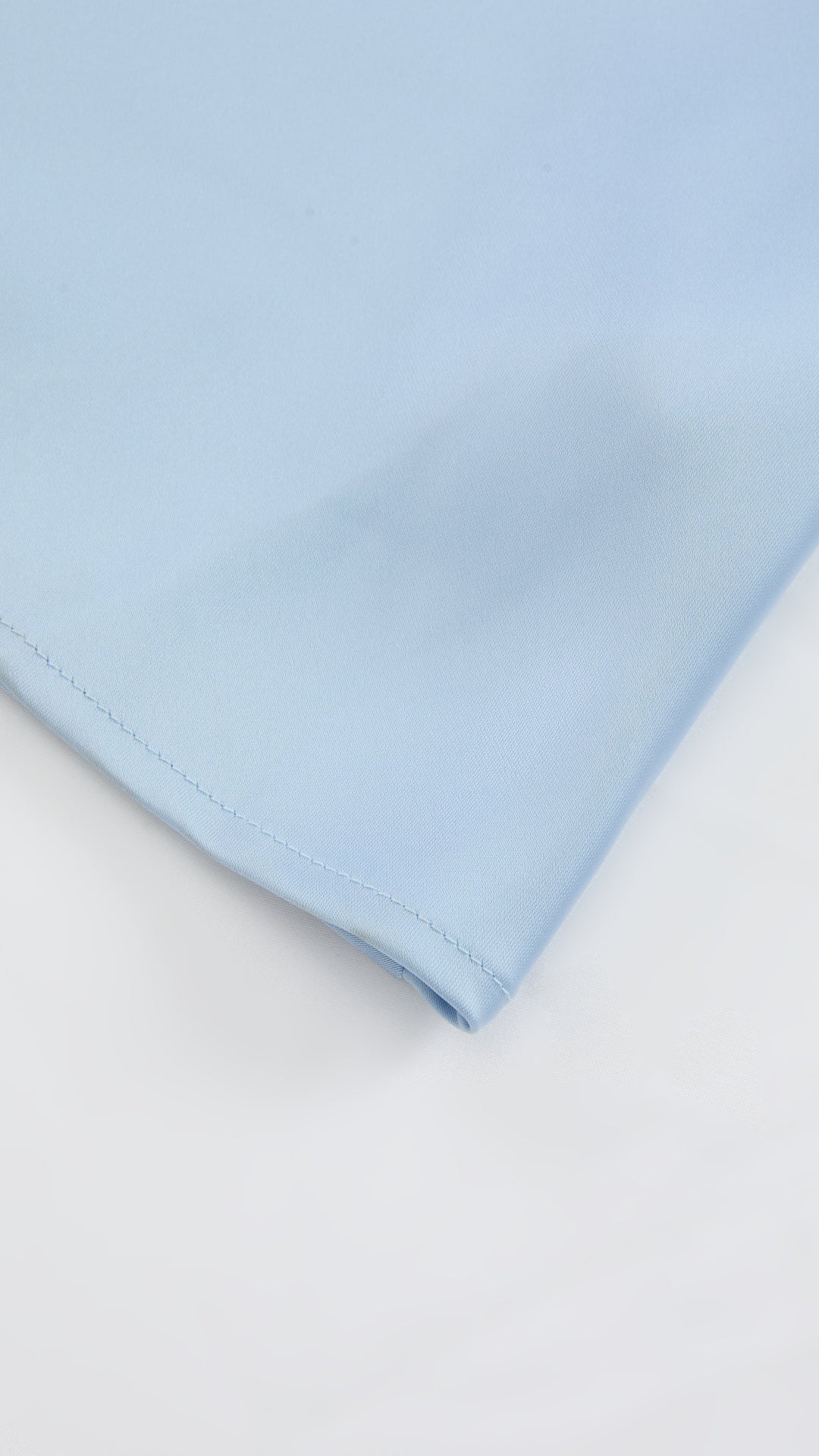 Abito Midi in Satin con Spalline e Scollatura a Collo d'Anatra - Eleganza Senza Tempo per Serate（副本）