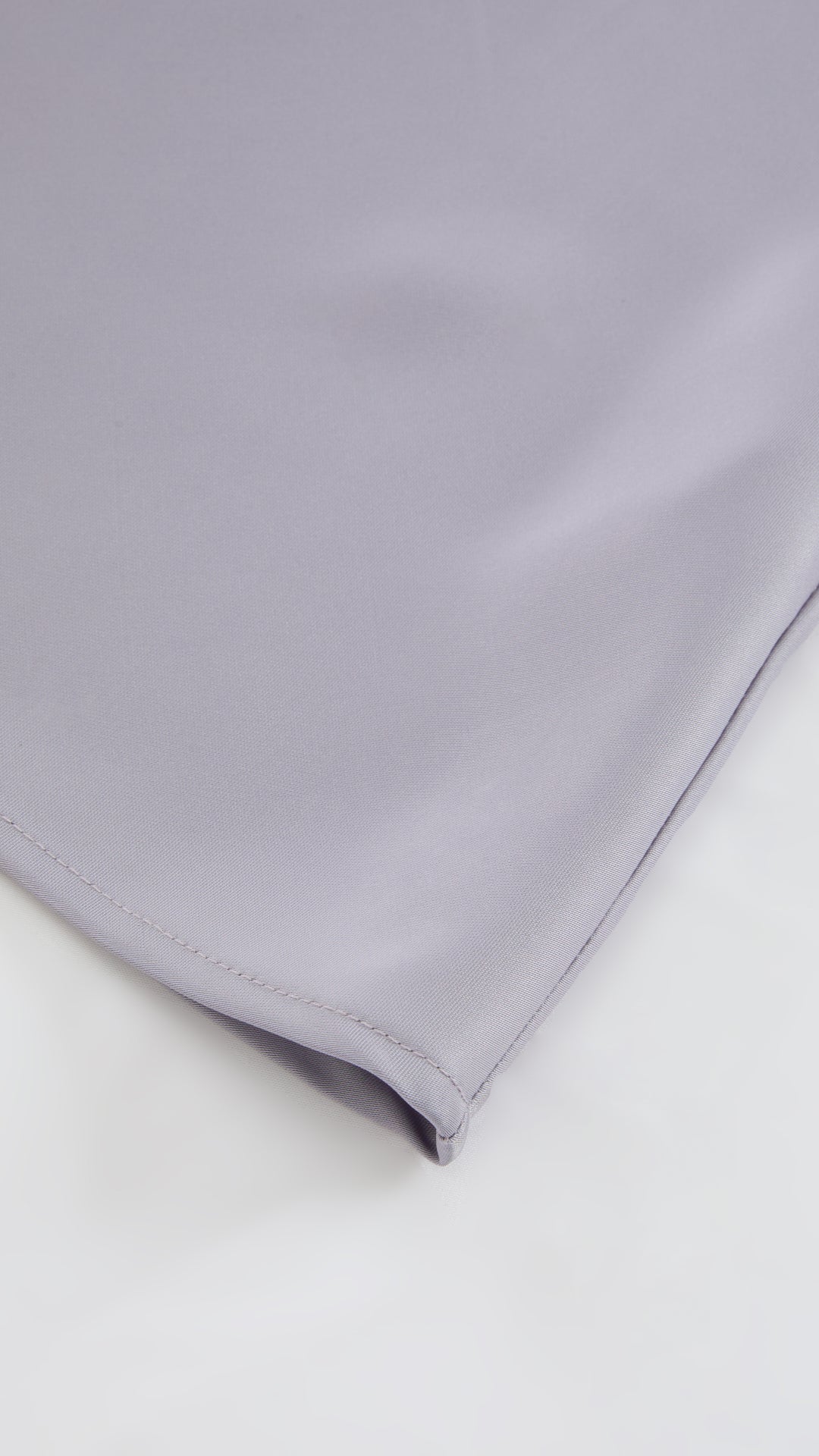 Abito Midi in Satin con Spalline e Scollatura a Collo d'Anatra - Eleganza Senza Tempo per Serate（副本）