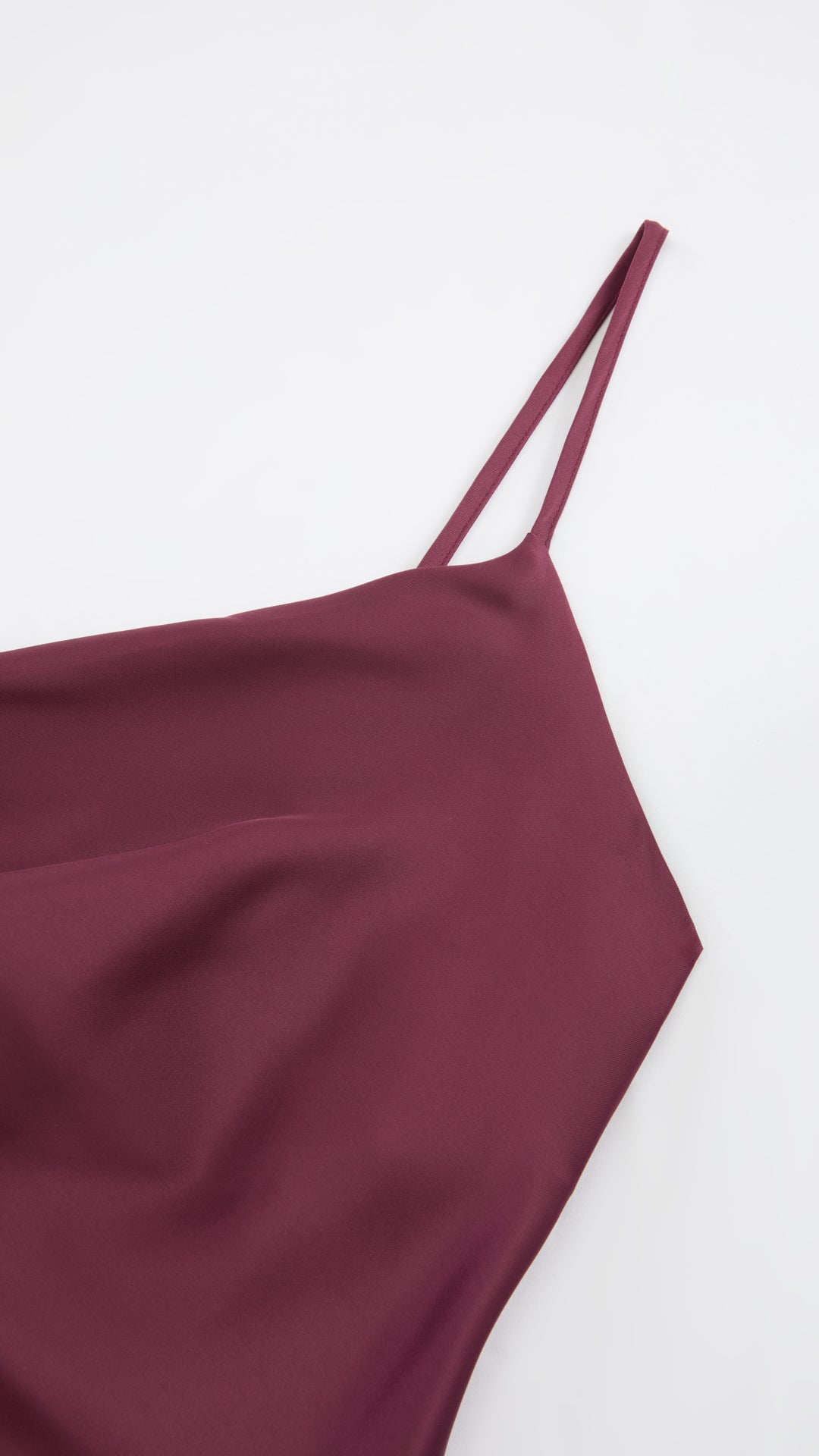 Abito Midi in Satin con Spalline e Scollatura a Collo d'Anatra - Eleganza Senza Tempo per Serate（副本）