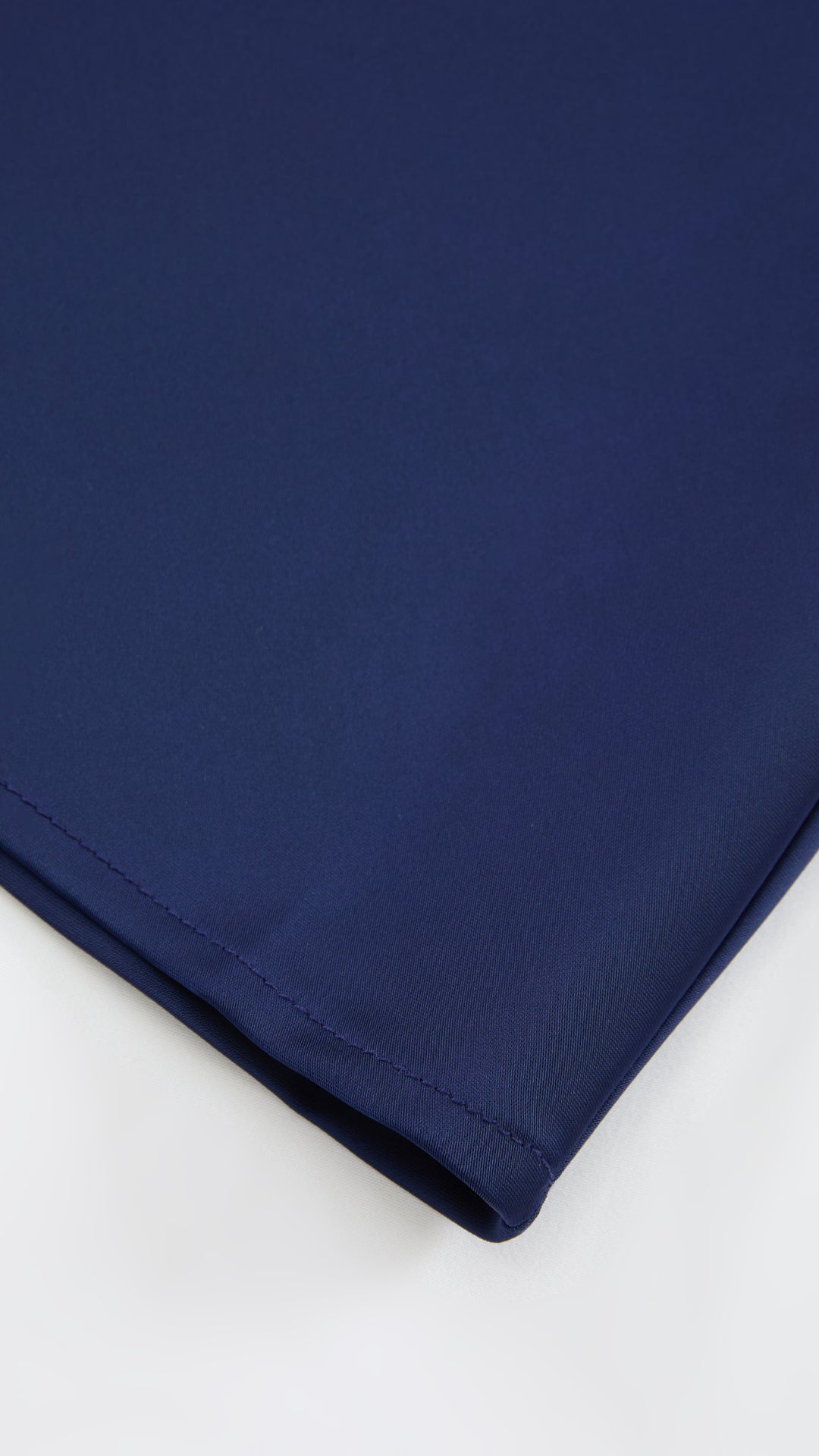 Abito Midi in Satin con Spalline e Scollatura a Collo d'Anatra - Eleganza Senza Tempo per Serate（副本）