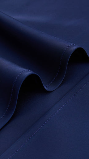 Abito Midi in Satin con Spalline e Scollatura a Collo d'Anatra - Eleganza Senza Tempo per Serate