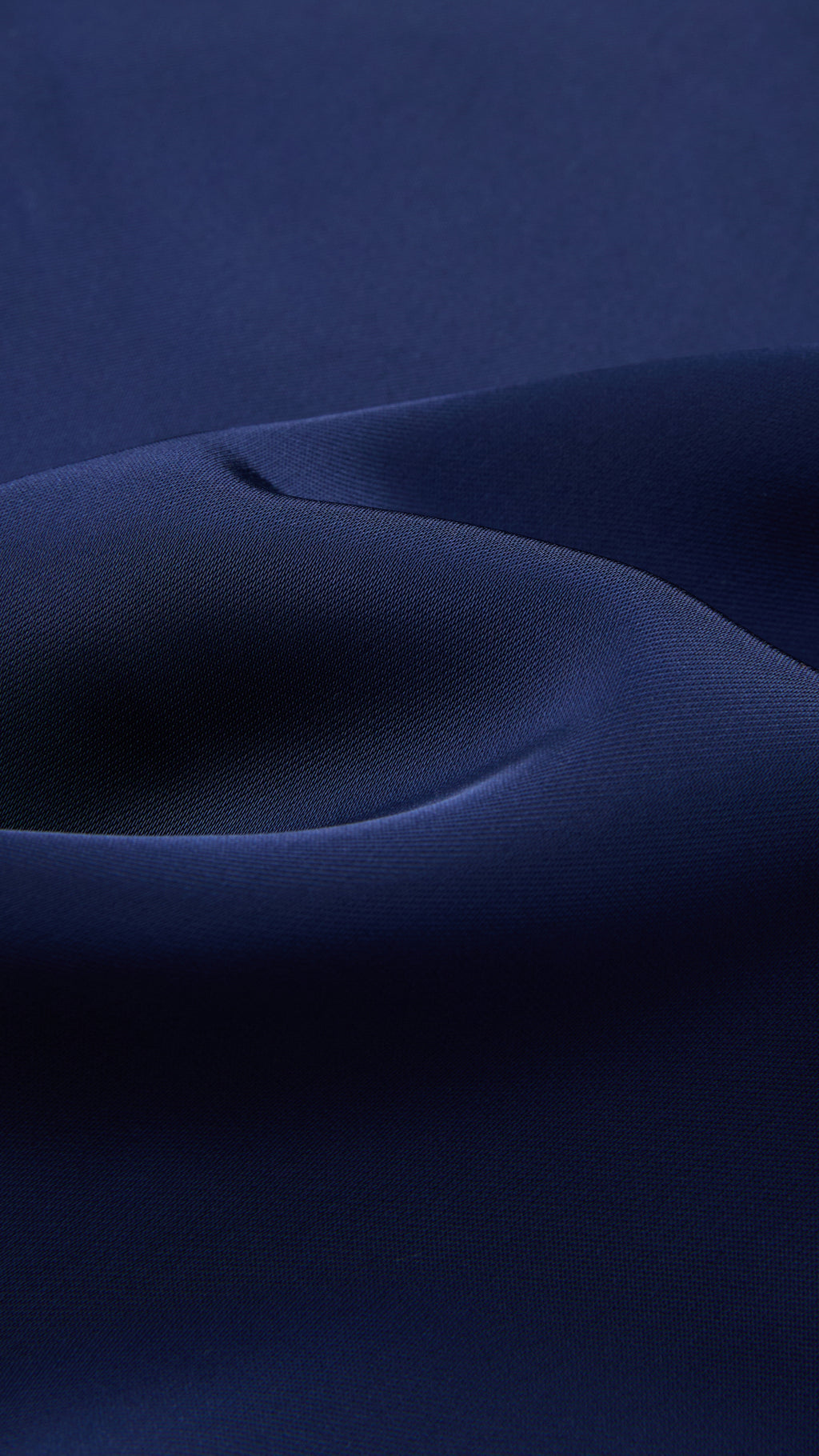 Abito Midi in Satin con Spalline e Scollatura a Collo d'Anatra - Eleganza Senza Tempo per Serate（副本）