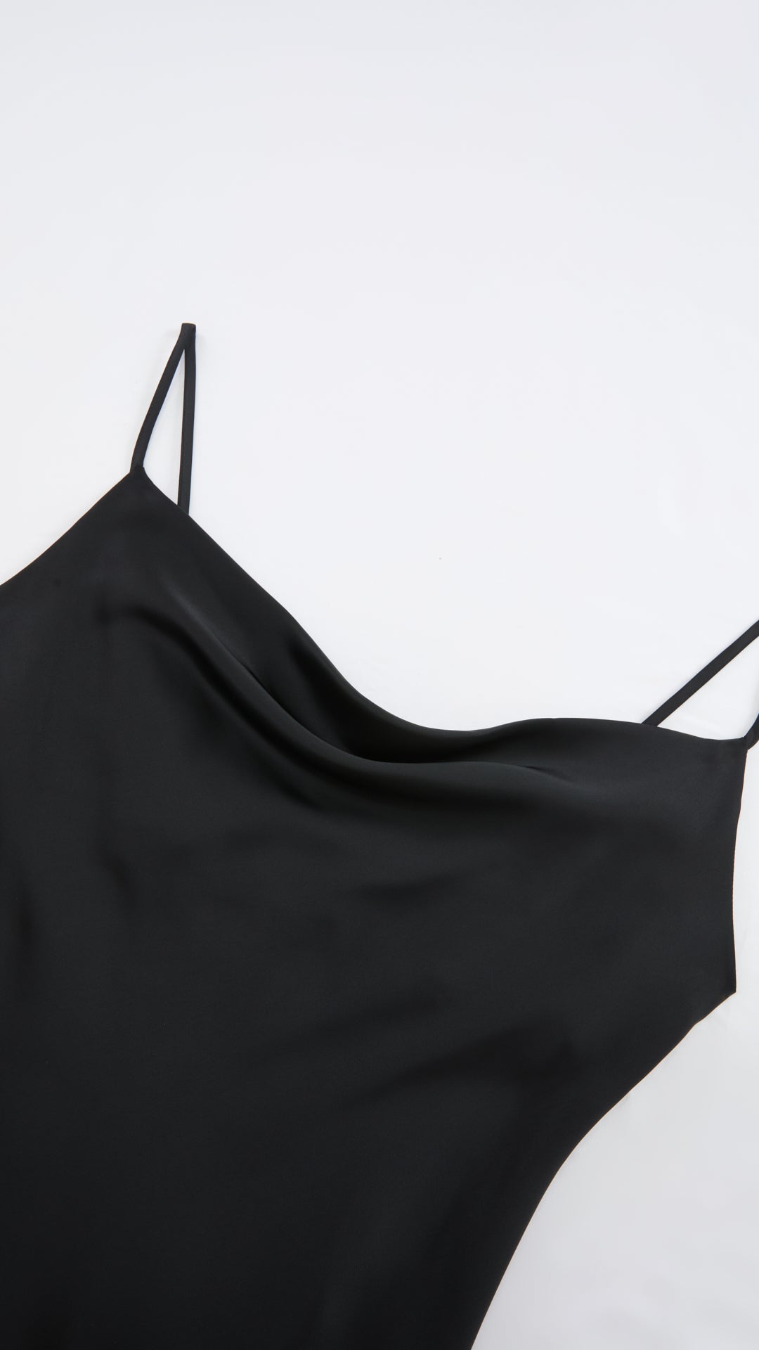 Abito Midi in Satin con Spalline e Scollatura a Collo d'Anatra - Eleganza Senza Tempo per Serate（副本）