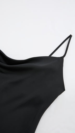 Abito Midi in Satin con Spalline e Scollatura a Collo d'Anatra - Eleganza Senza Tempo per Serate