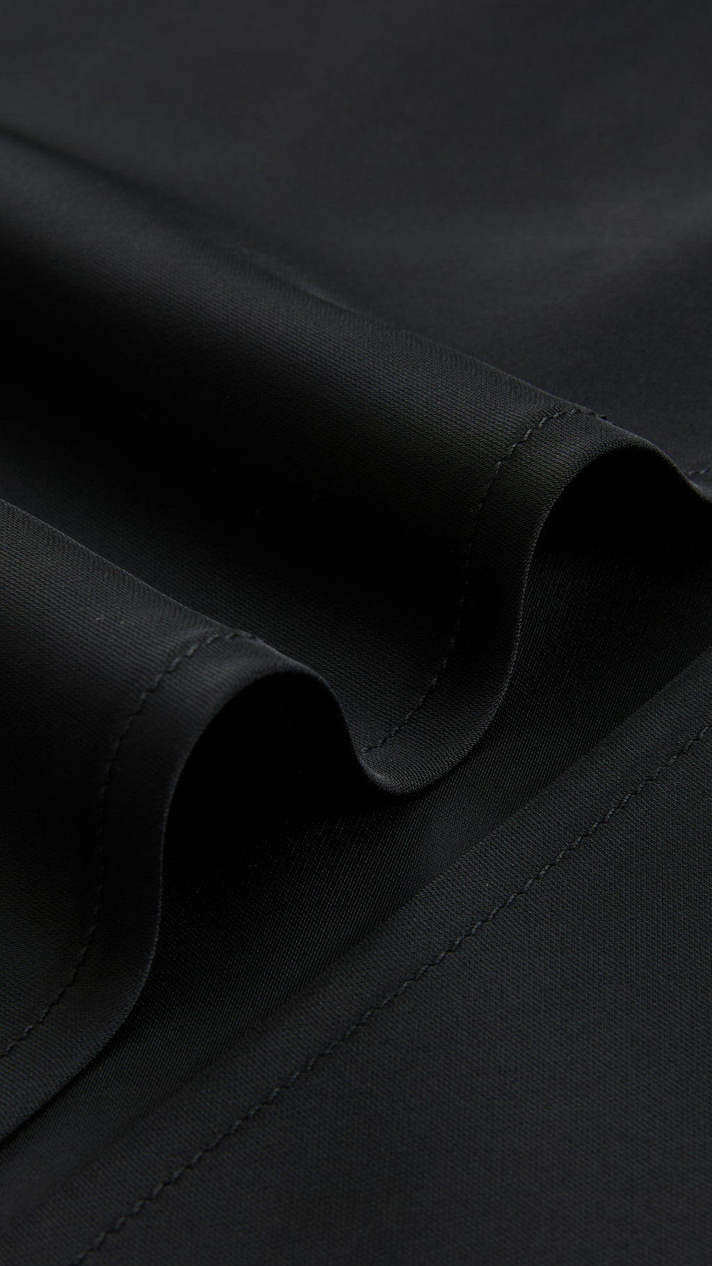 Abito Midi in Satin con Spalline e Scollatura a Collo d'Anatra - Eleganza Senza Tempo per Serate（副本）